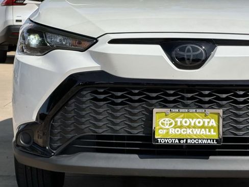 Used 2023 Toyota Corolla Cross AWD Hybrid image 8