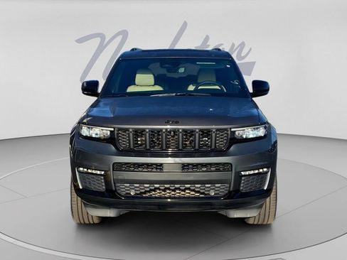 Used 2025 Jeep Grand Cherokee L Limited w/ Luxury Tech Group II AWD/4WD image 3