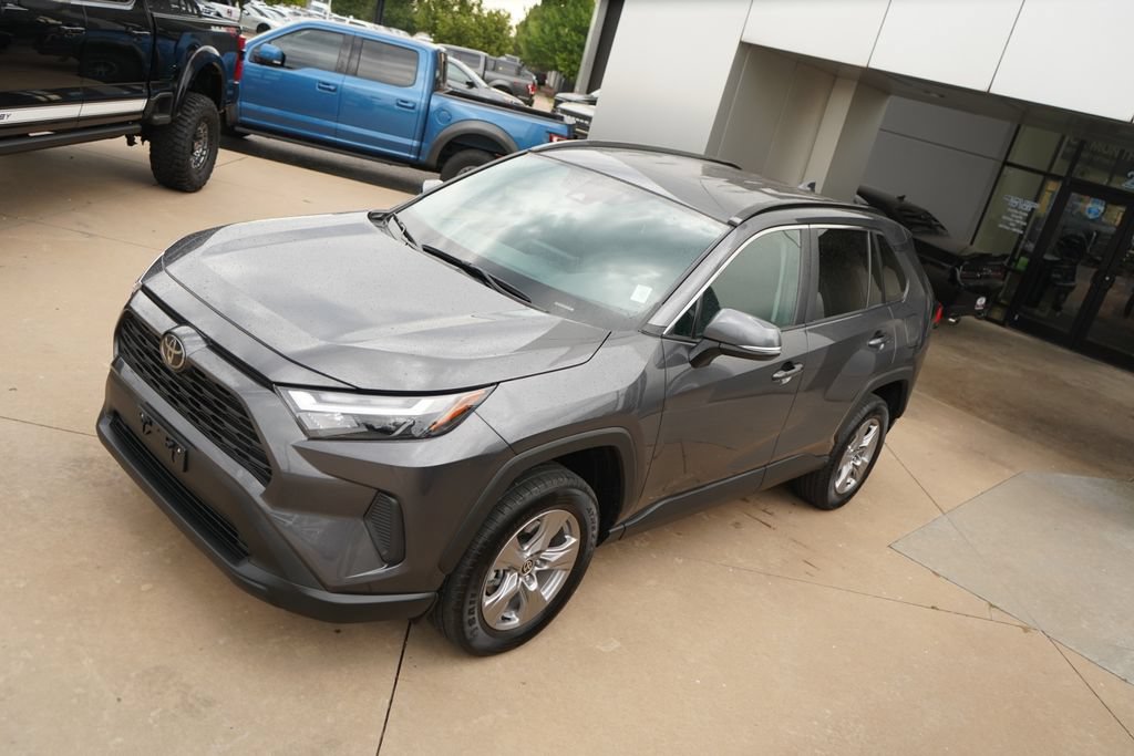 Used 2025 Toyota RAV4 XLE AWD/4WD image 14