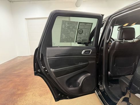 Used 2020 Jeep Grand Cherokee Altitude AWD/4WD image 46