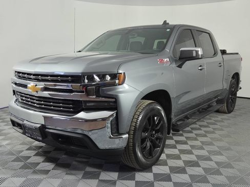 Used 2020 Chevrolet Silverado 1500 LT w/ All-Star Edition AWD/4WD image 3