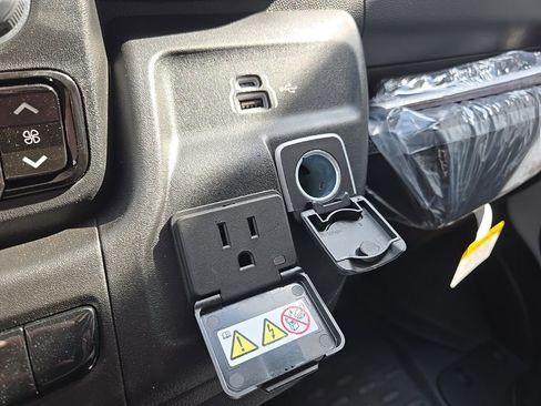 New 2026 RAM ProMaster 2500 w/ Convenience Group image 58