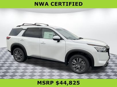 Used 2025 Nissan Pathfinder SV w/ Black Appearance Package