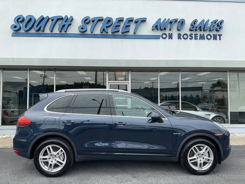 Used 2011 Porsche Cayenne S image 1