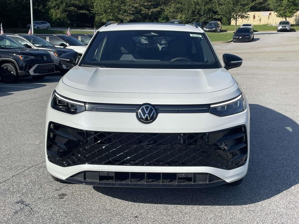 New 2026 Volkswagen Tiguan SE R-Line AWD/4WD image 2