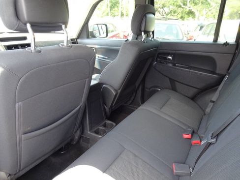 Used 2011 Jeep Liberty Sport image 11