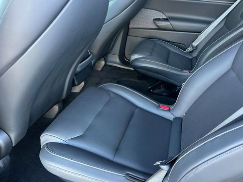 Used 2022 Tesla Model X Plaid image 14