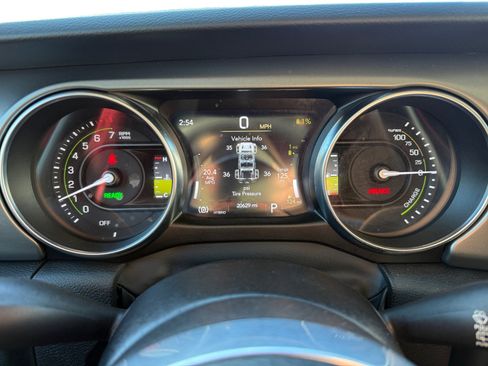 Used 2023 Jeep Wrangler Unlimited Rubicon 4xe image 11