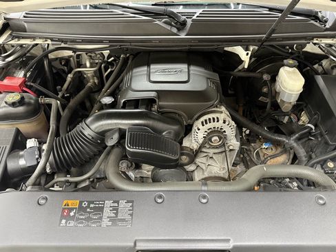 Used 2014 Cadillac Escalade Premium AWD/4WD image 7