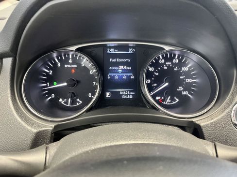 Used 2014 Nissan Rogue SV w/ SV Moonroof Package AWD/4WD image 17
