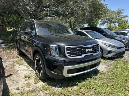 Certified 2025 Kia Telluride S FWD image 1