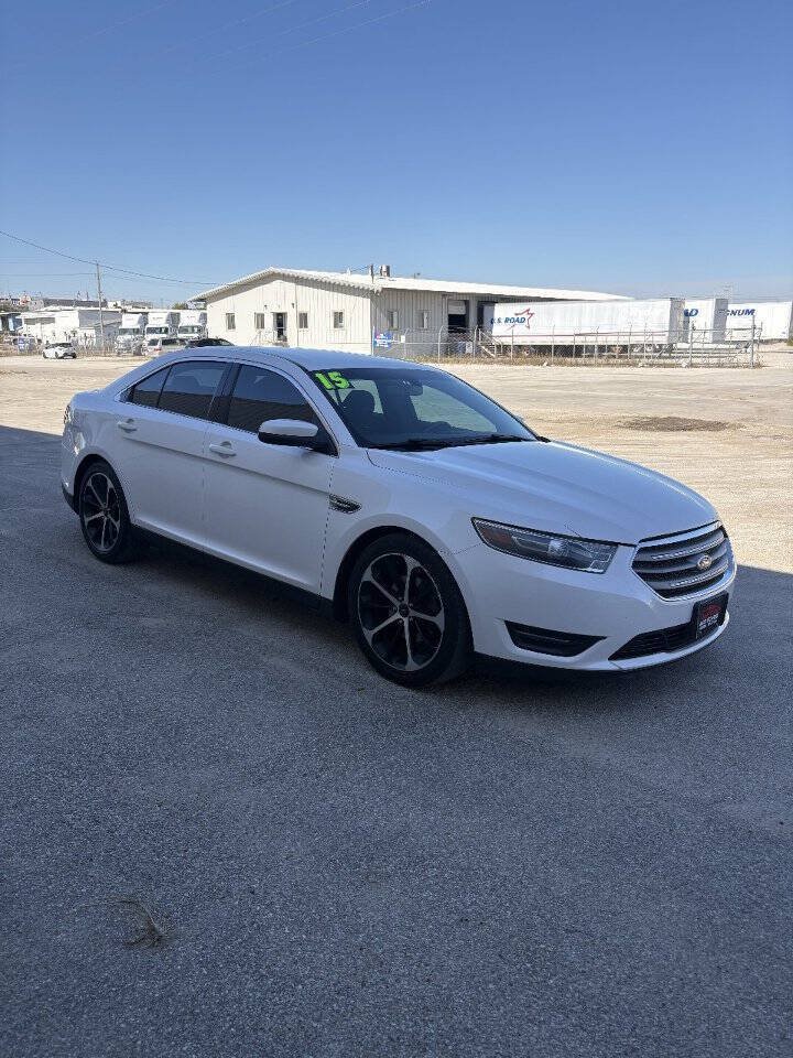 Used 2015 Ford Taurus SEL w/ Equipment Group 201A FWD image 3