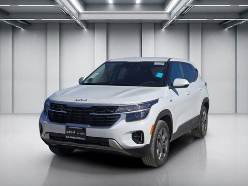 Used 2026 Kia Seltos LX AWD/4WD image 3