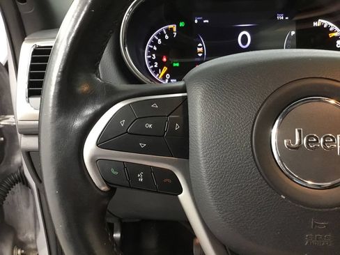Used 2020 Jeep Grand Cherokee Altitude AWD/4WD image 13