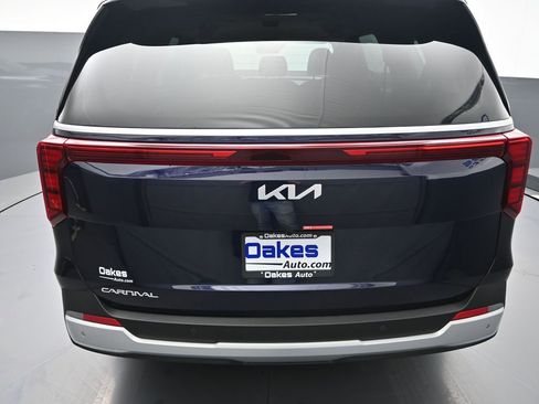 New 2026 Kia Carnival EX FWD image 34