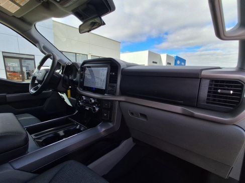 Used 2025 Ford F150 XLT w/ Equipment Group 301A Standard image 14