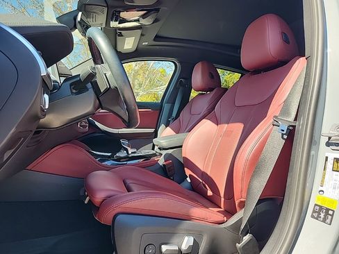 Used 2023 BMW X4 M40i image 2