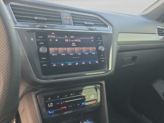 Used 2022 Volkswagen Tiguan SEL R-Line AWD/4WD image 24
