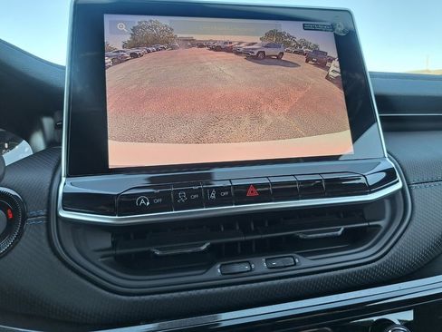 New 2026 Jeep Compass Latitude image 10