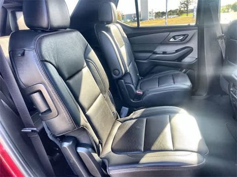 Used 2023 Chevrolet Traverse High Country image 14