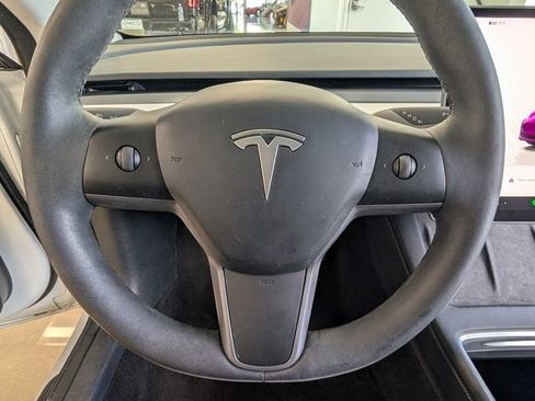 Used 2023 Tesla Model 3 Standard Range image 33
