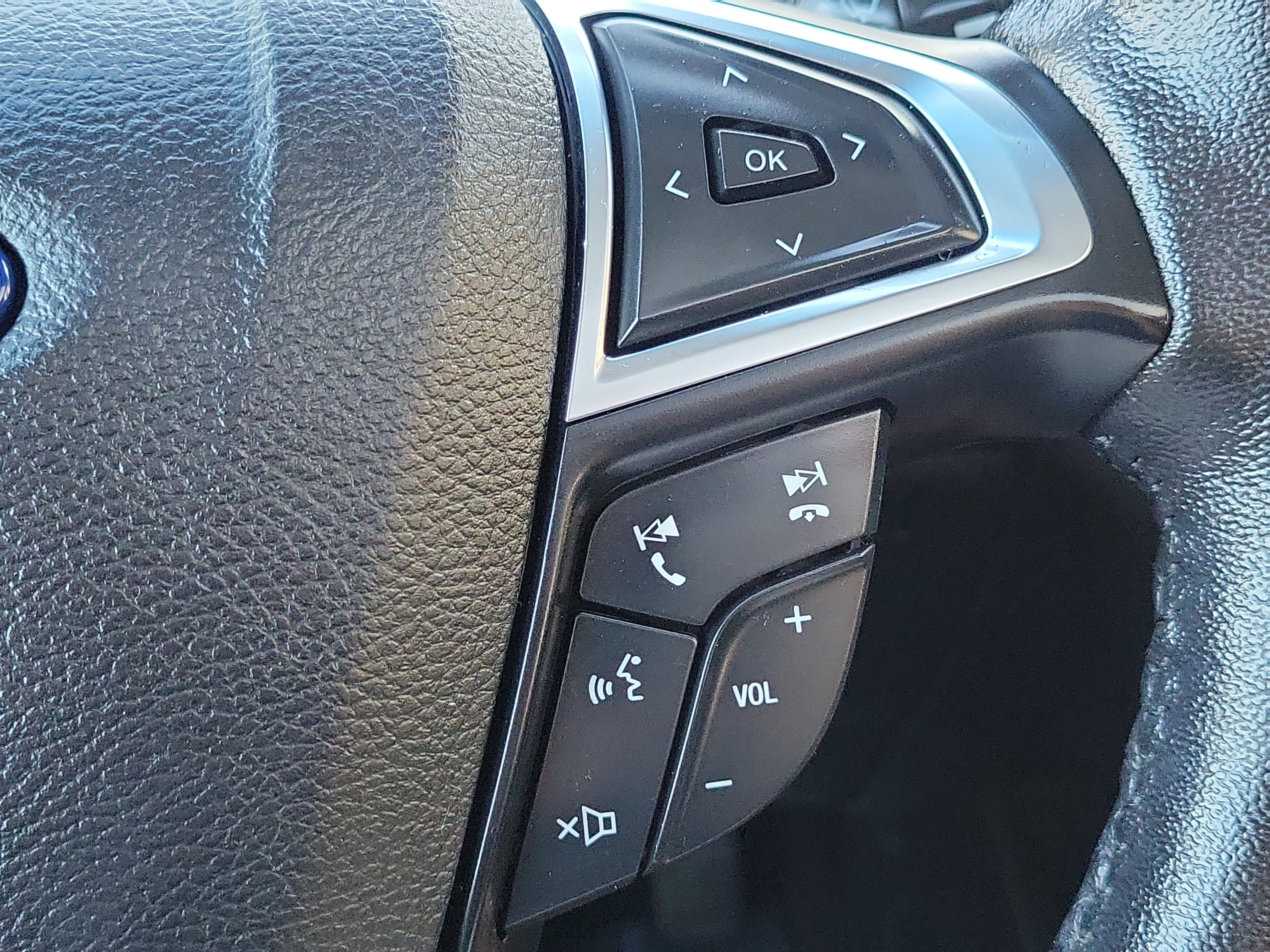 Used 2019 Ford Edge Titanium w/ Equipment Group 301A FWD image 25
