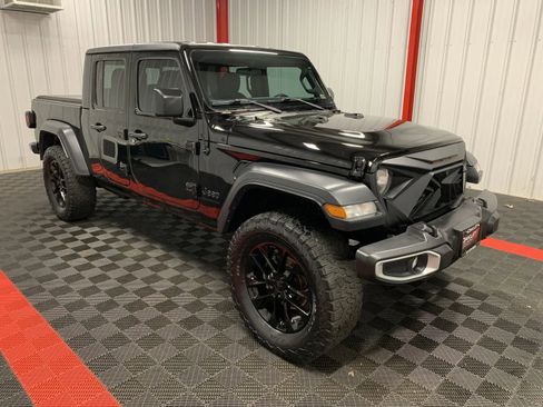 Used 2023 Jeep Gladiator Sport image 9