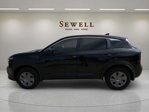 Used 2025 Nissan Kicks S image 2