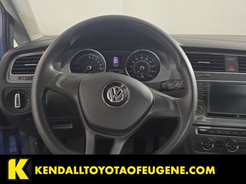 Used 2016 Volkswagen e-Golf SE w/ DC Fast Charging Package FWD image 13