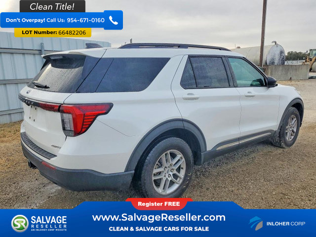 Used 2025 Ford Explorer Active AWD/4WD image 4