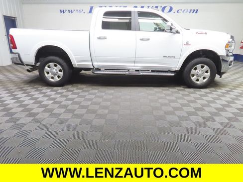 Used 2022 RAM 2500 Laramie AWD/4WD image 2