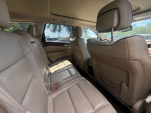 Used 2011 Jeep Grand Cherokee Overland AWD/4WD image 10