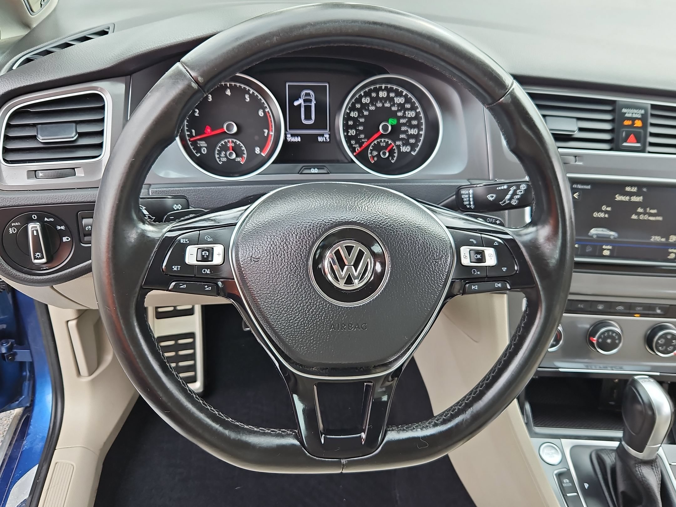 Used 2017 Volkswagen Golf Alltrack SE AWD/4WD image 14