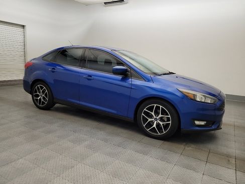 Used 2018 Ford Focus SE w/ SE Appearance Package image 11