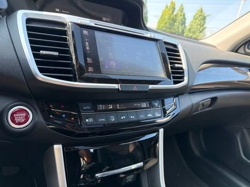 Certified 2017 Honda Accord EX-L image 16