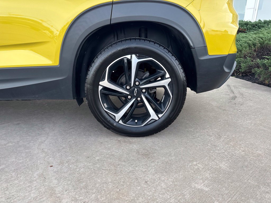 Used 2023 Chevrolet TrailBlazer RS w/ Sun and Liftgate Package AWD/4WD image 16