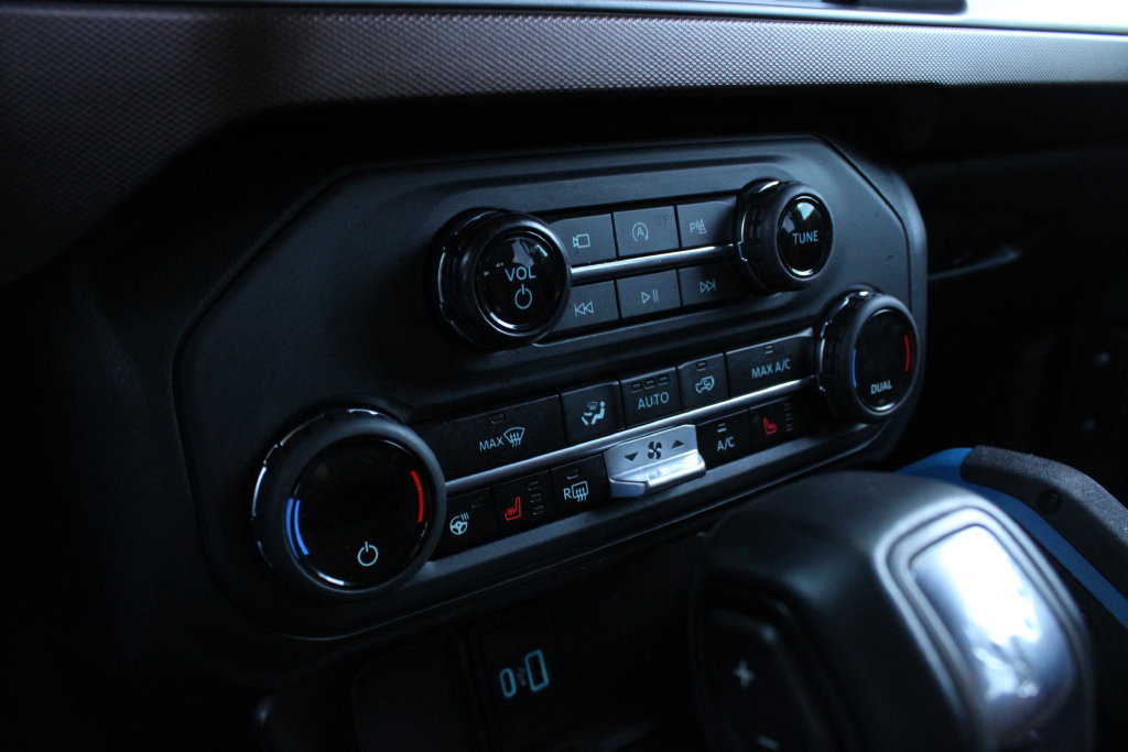 Used 2023 Ford Bronco Outer Banks AWD/4WD image 15