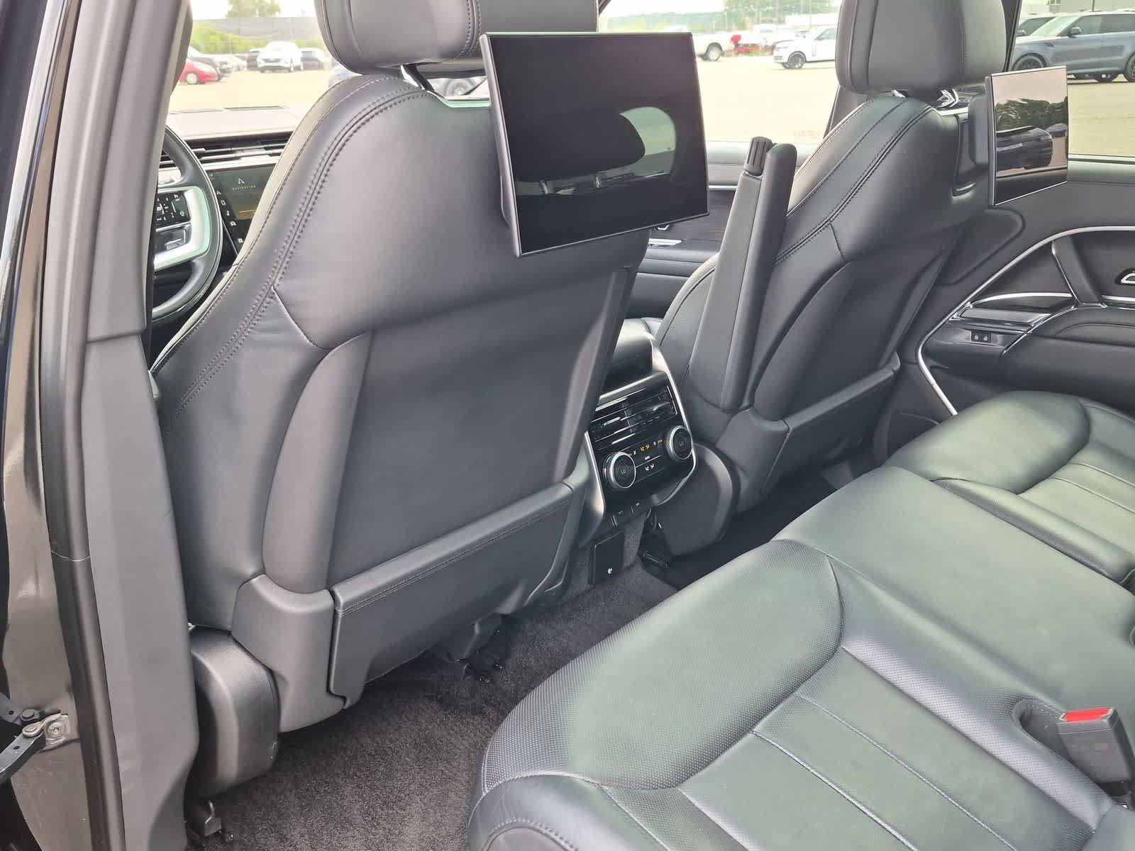 Certified 2023 Land Rover Range Rover First Edition AWD/4WD image 18