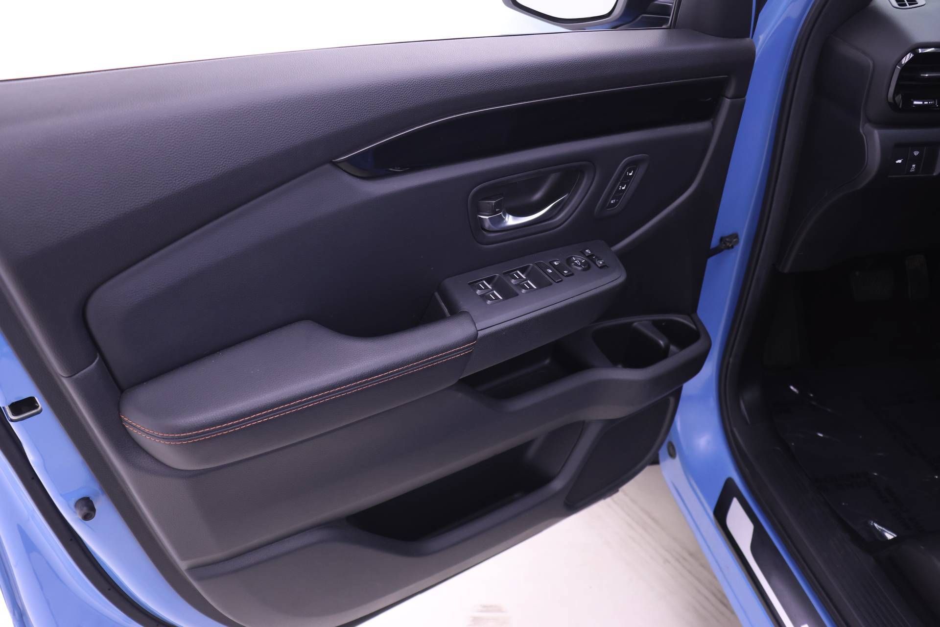 Certified 2025 Honda Pilot TrailSport image 9