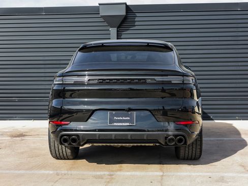 New 2026 Porsche Cayenne Coupe image 6