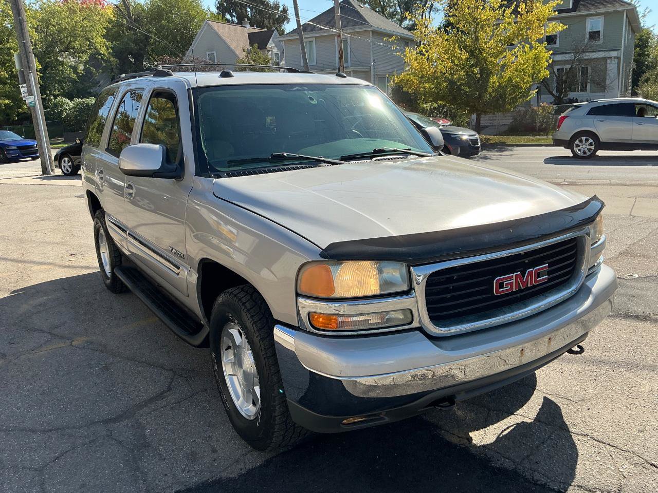 Used 2004 GMC Yukon SLT w/ 1SD Preferred Equipment Group AWD/4WD image 2