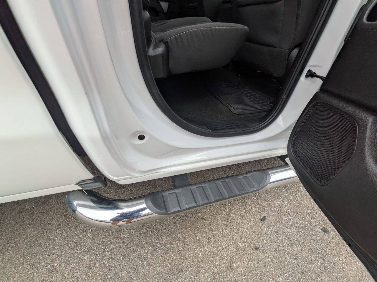 Used 2018 Chevrolet Silverado 1500 LT w/ All Star Edition AWD/4WD image 29