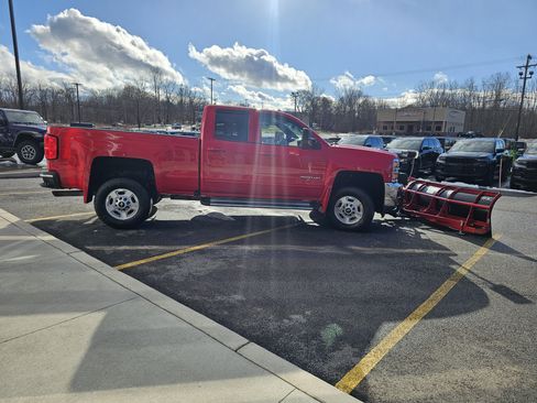 Used 2018 Chevrolet Silverado 2500 LT w/ LT Convenience Package image 4