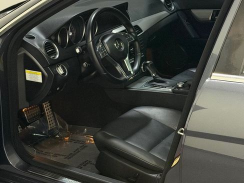 Used 2013 Mercedes-Benz C 250 Sedan image 8