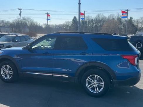 Used 2022 Ford Explorer XLT w/ Equipment Group 202A image 7