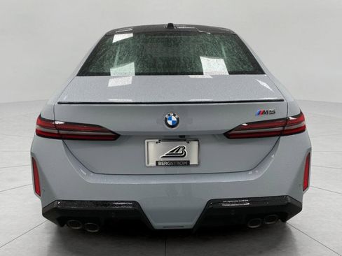 New 2026 BMW M5 image 4