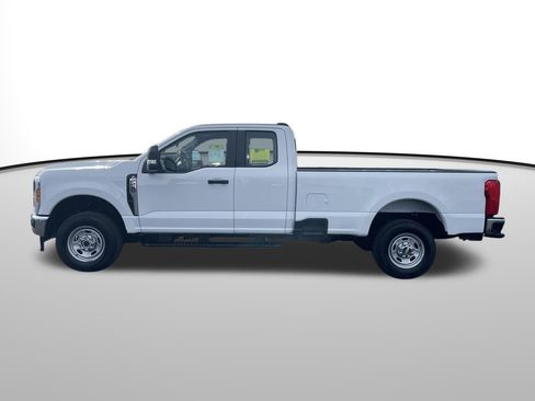 Used 2024 Ford F250 XL w/ XL Chrome Package image 7