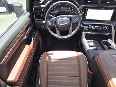 Used 2024 GMC Sierra 2500 Denali Ultimate AWD/4WD image 32
