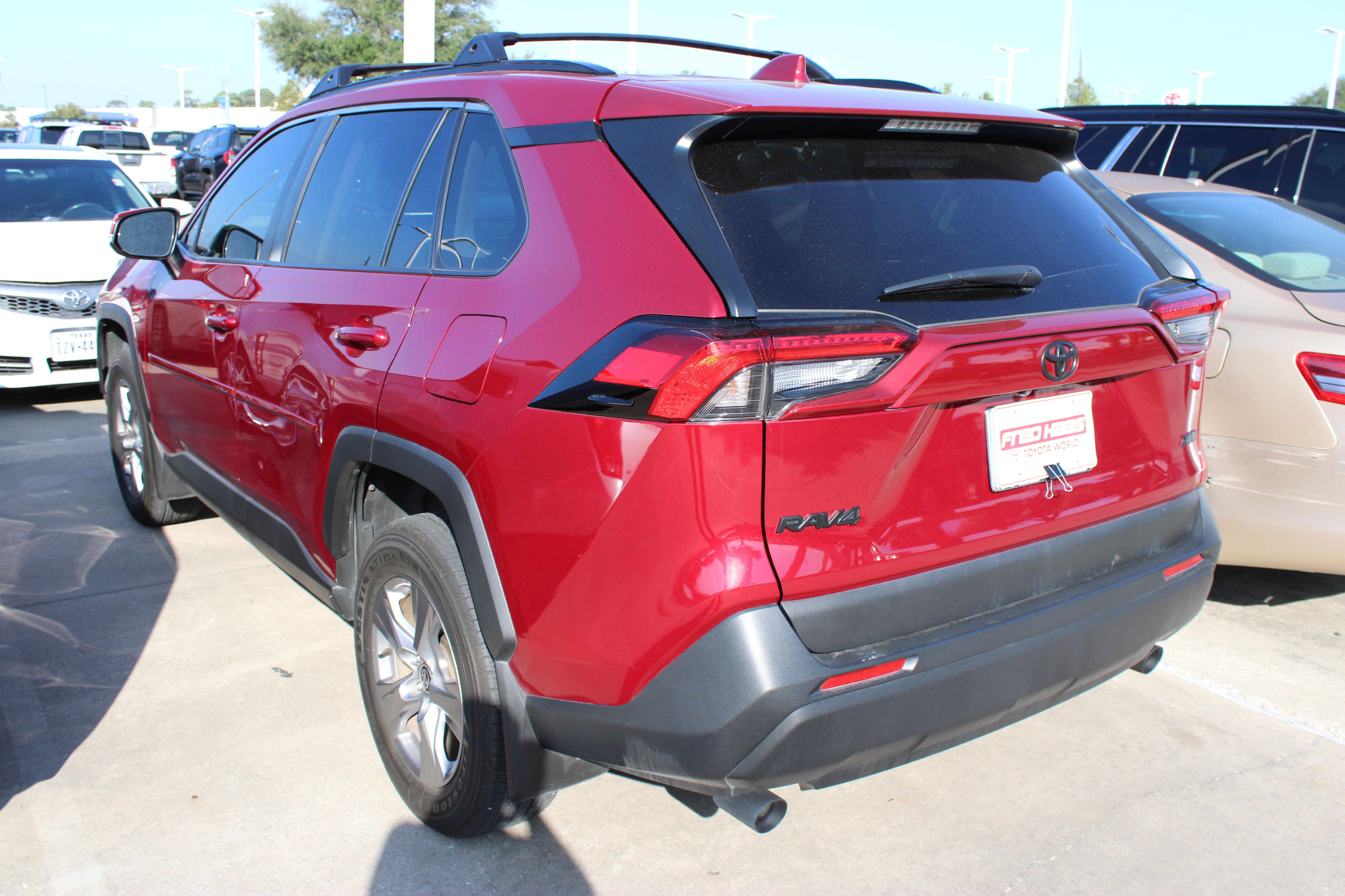 Used 2024 Toyota RAV4 XLE FWD image 6