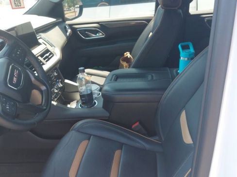 Used 2023 GMC Yukon AT4 image 10